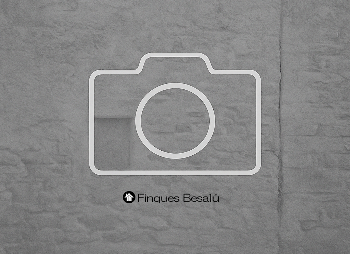 Parcel·les urbanes de caire rústic